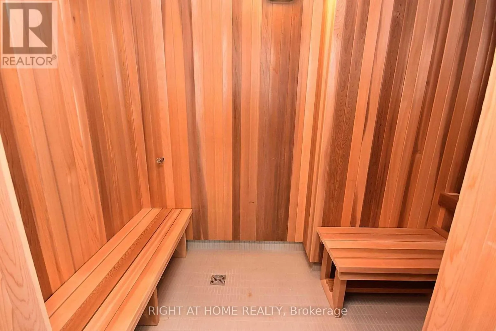 909 - 3975 GRAND PARK DRIVE