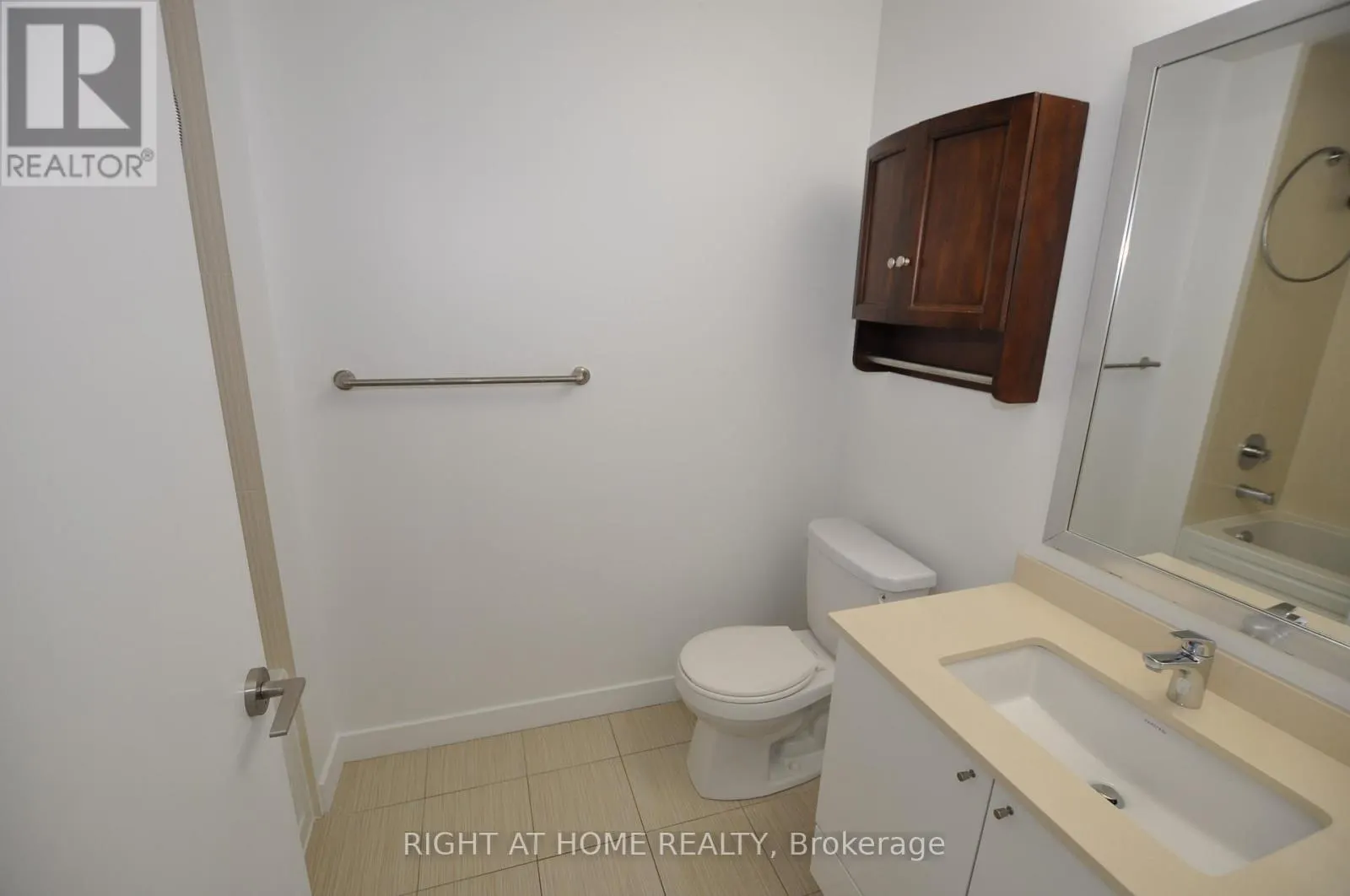 909 - 3975 GRAND PARK DRIVE