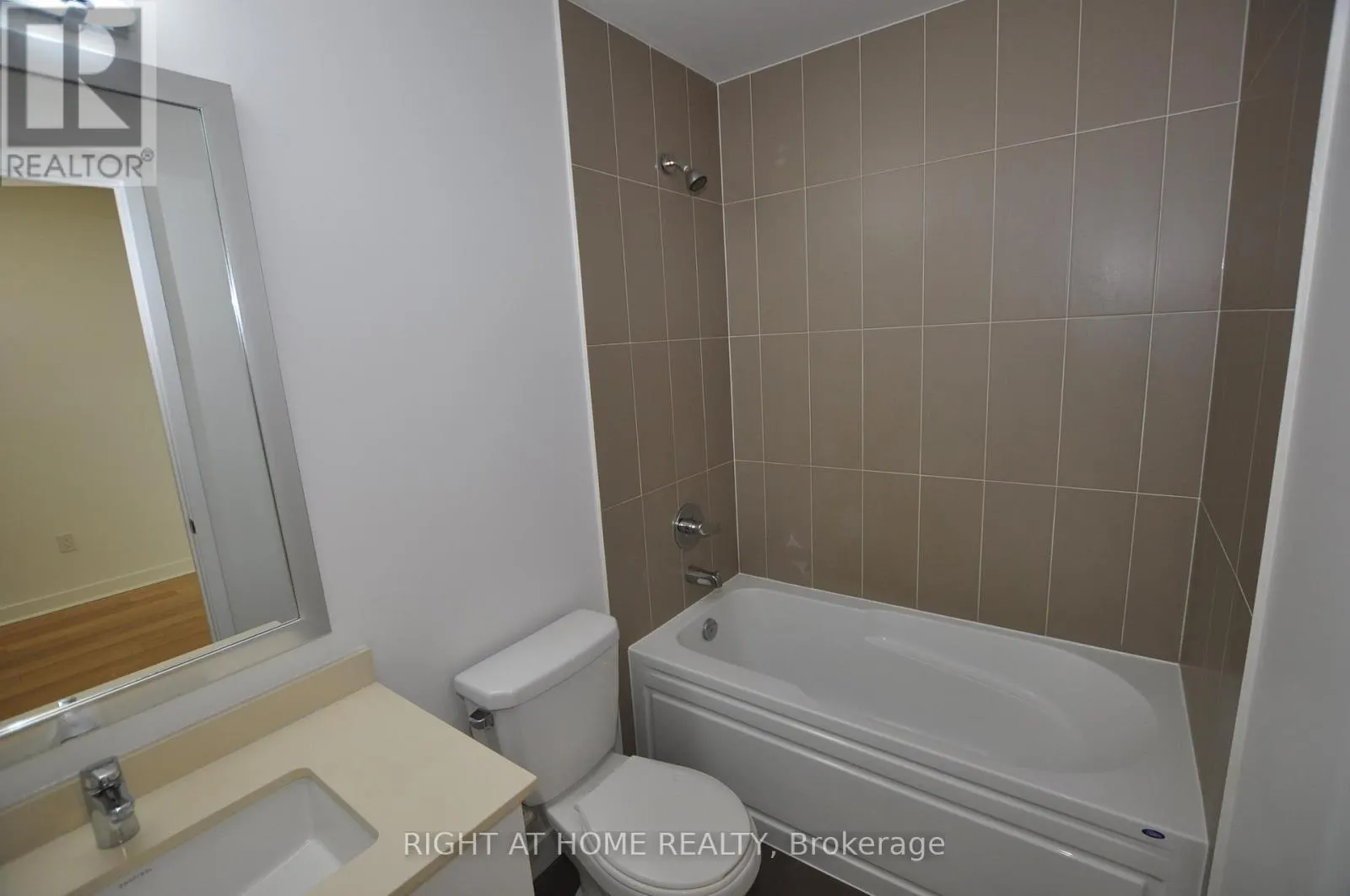 909 - 3975 GRAND PARK DRIVE