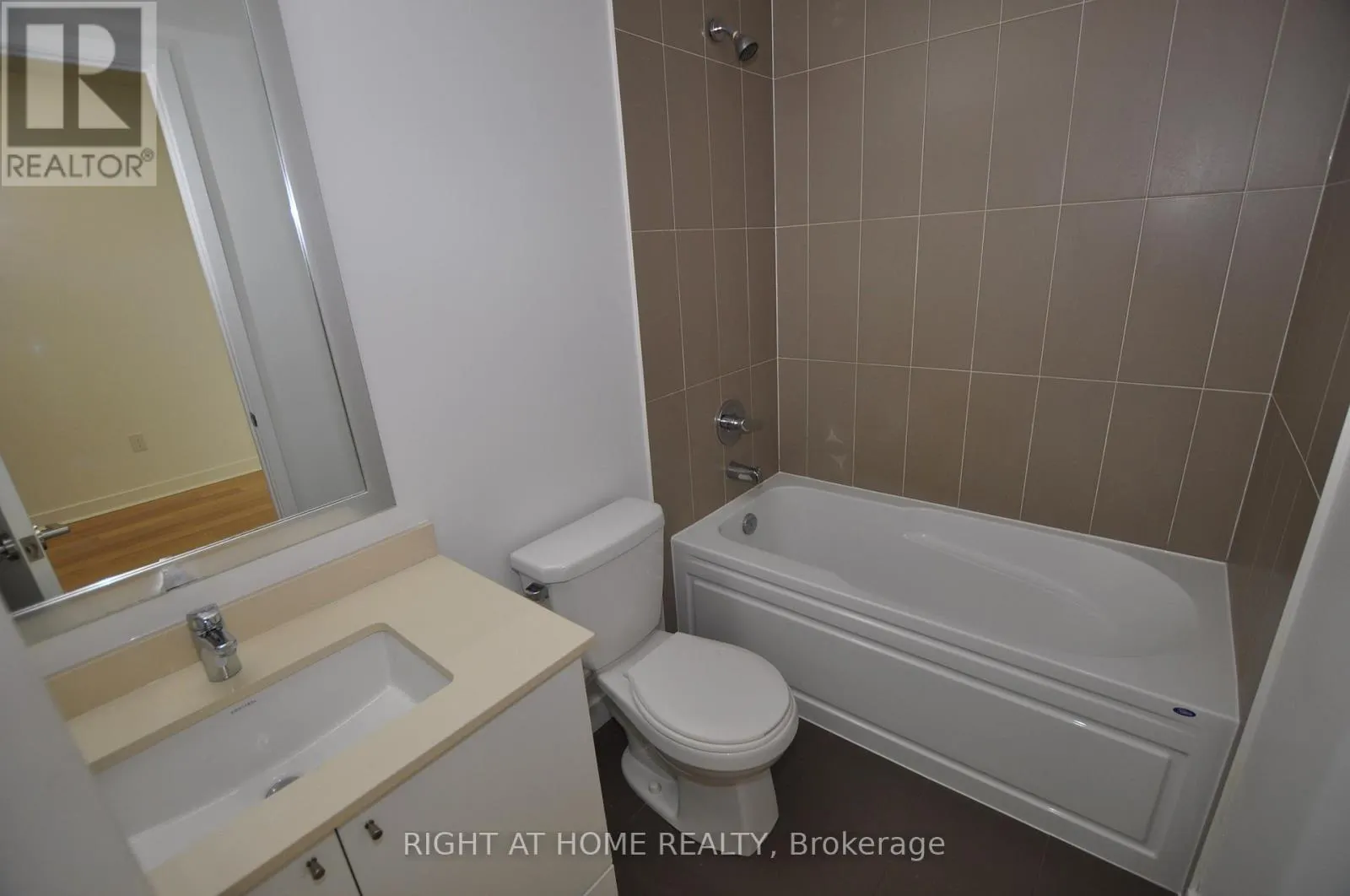 909 - 3975 GRAND PARK DRIVE