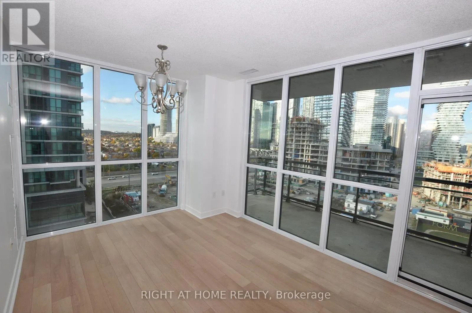 909 - 3975 GRAND PARK DRIVE