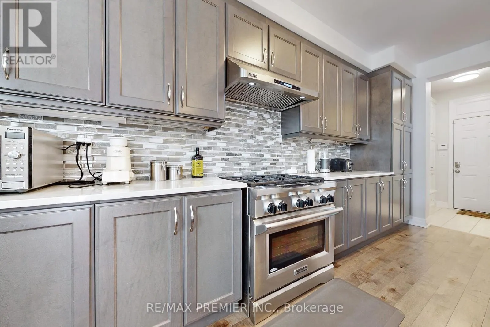 140 MAGNOLIA CRESCENT