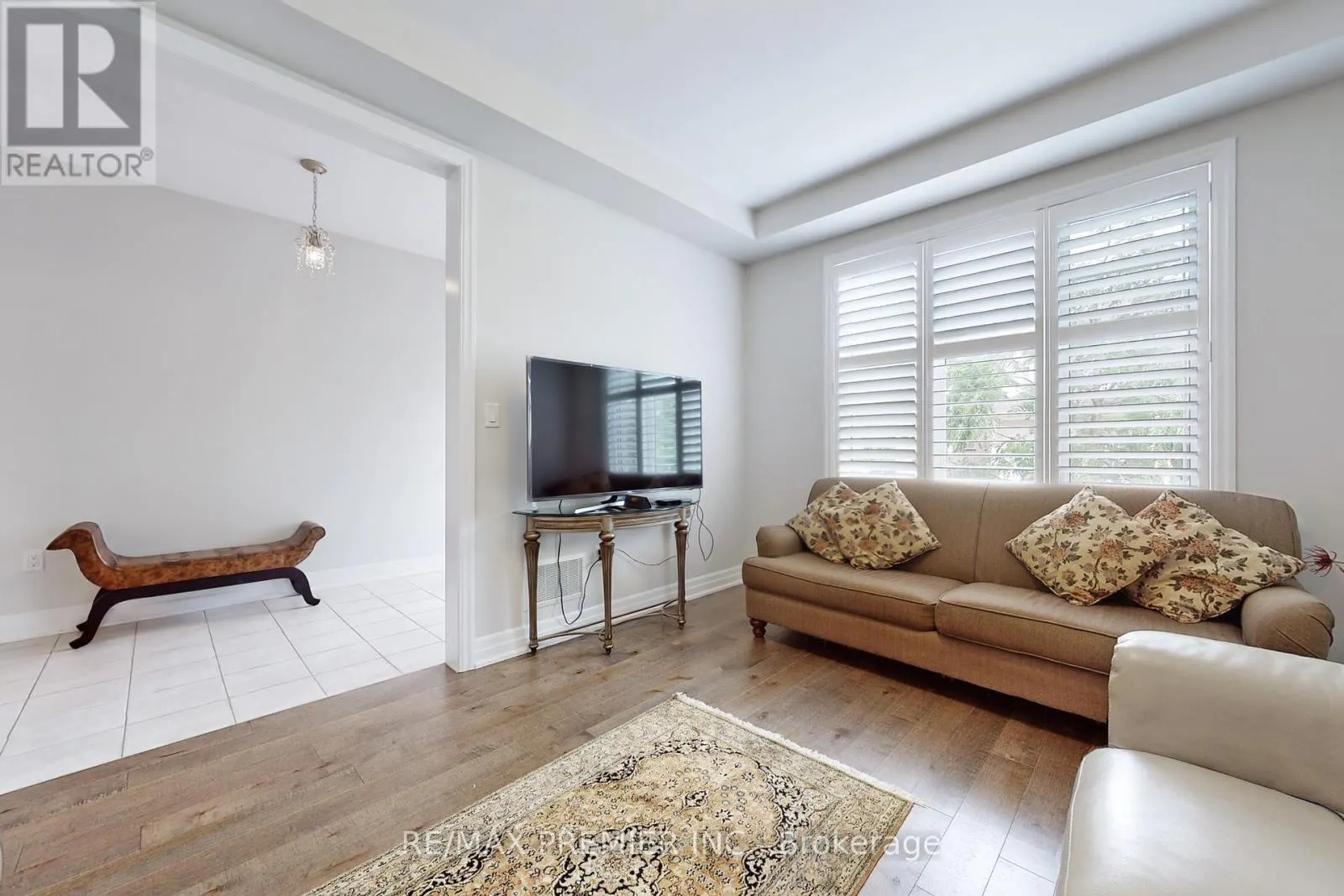 140 MAGNOLIA CRESCENT