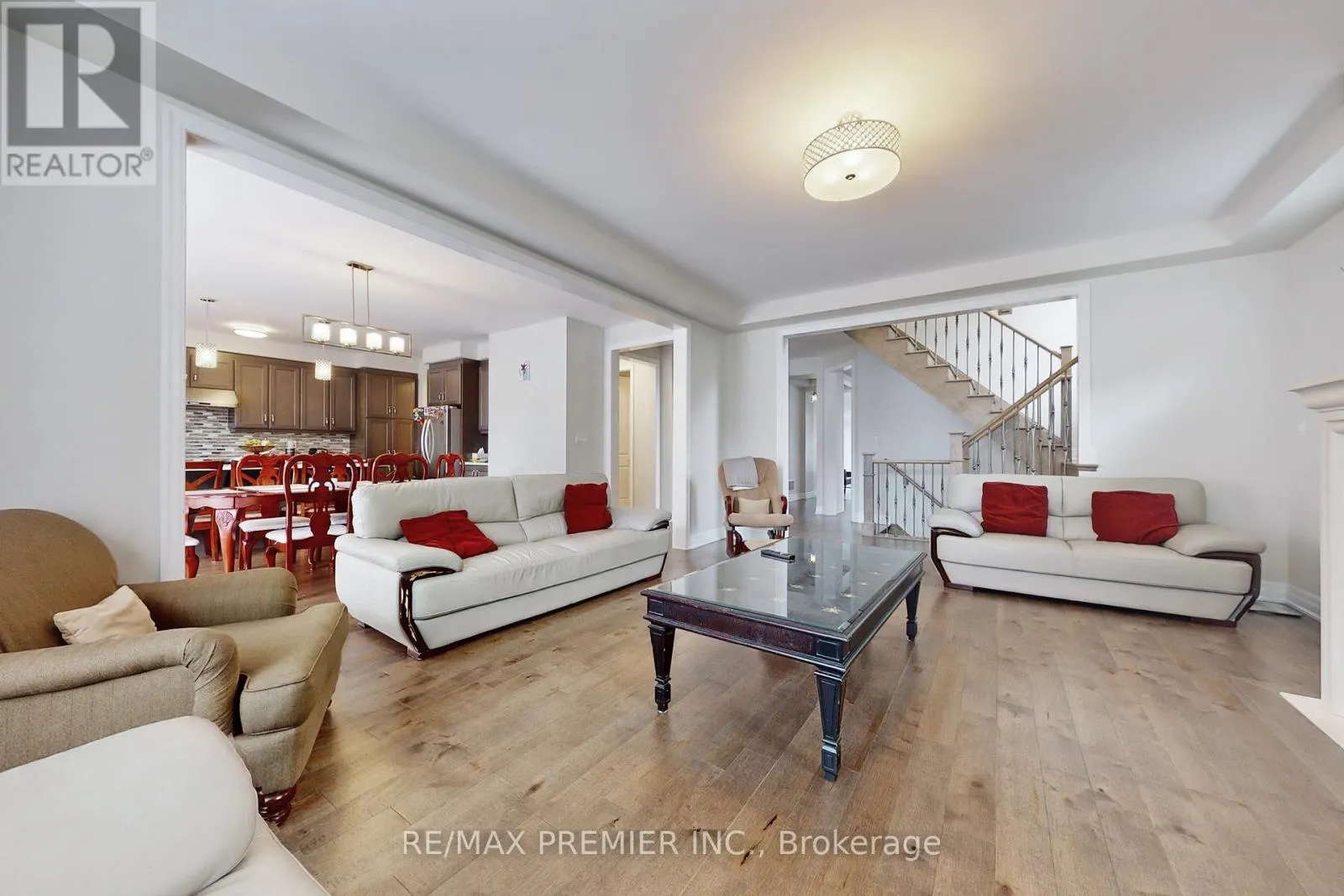 140 MAGNOLIA CRESCENT