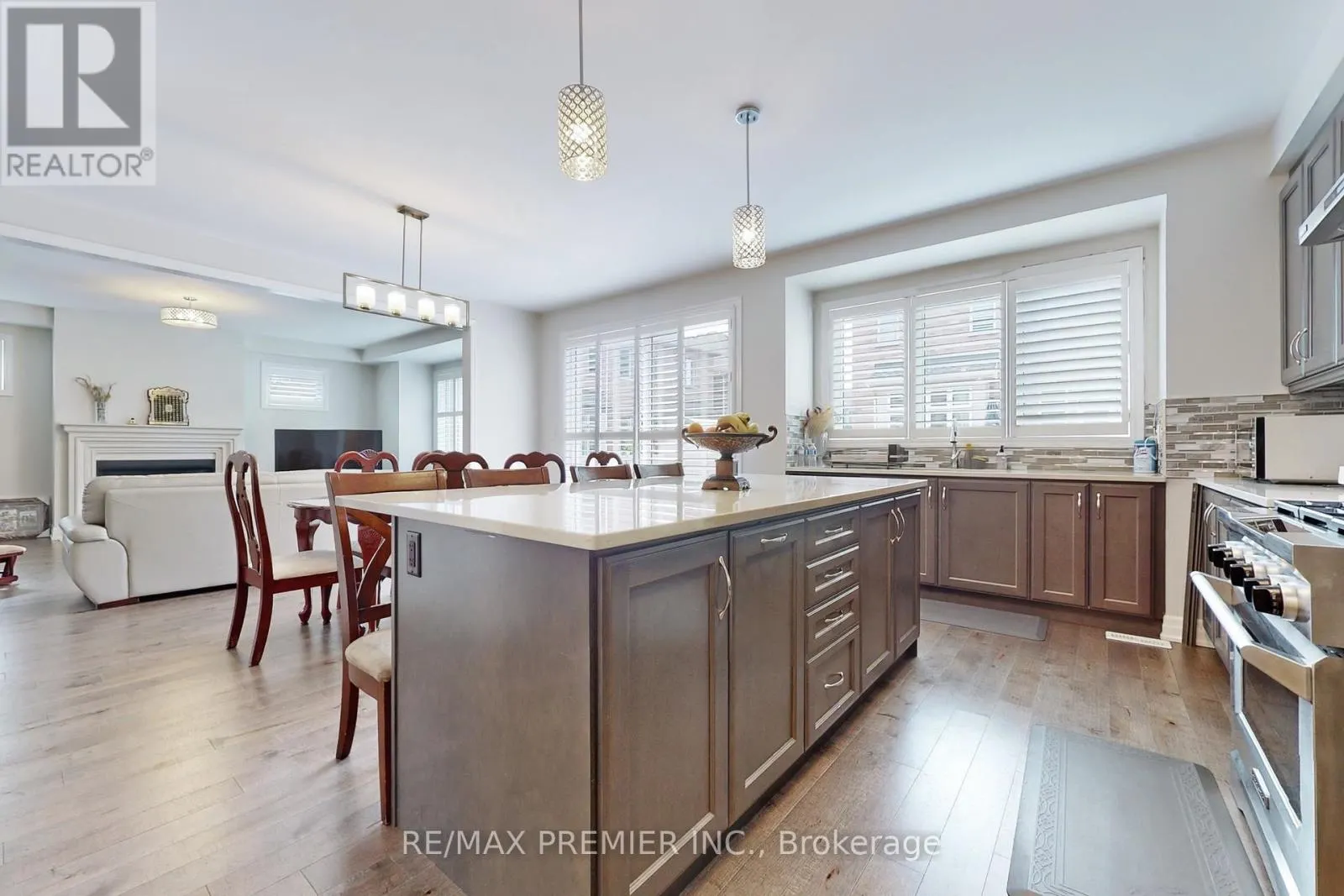 140 MAGNOLIA CRESCENT