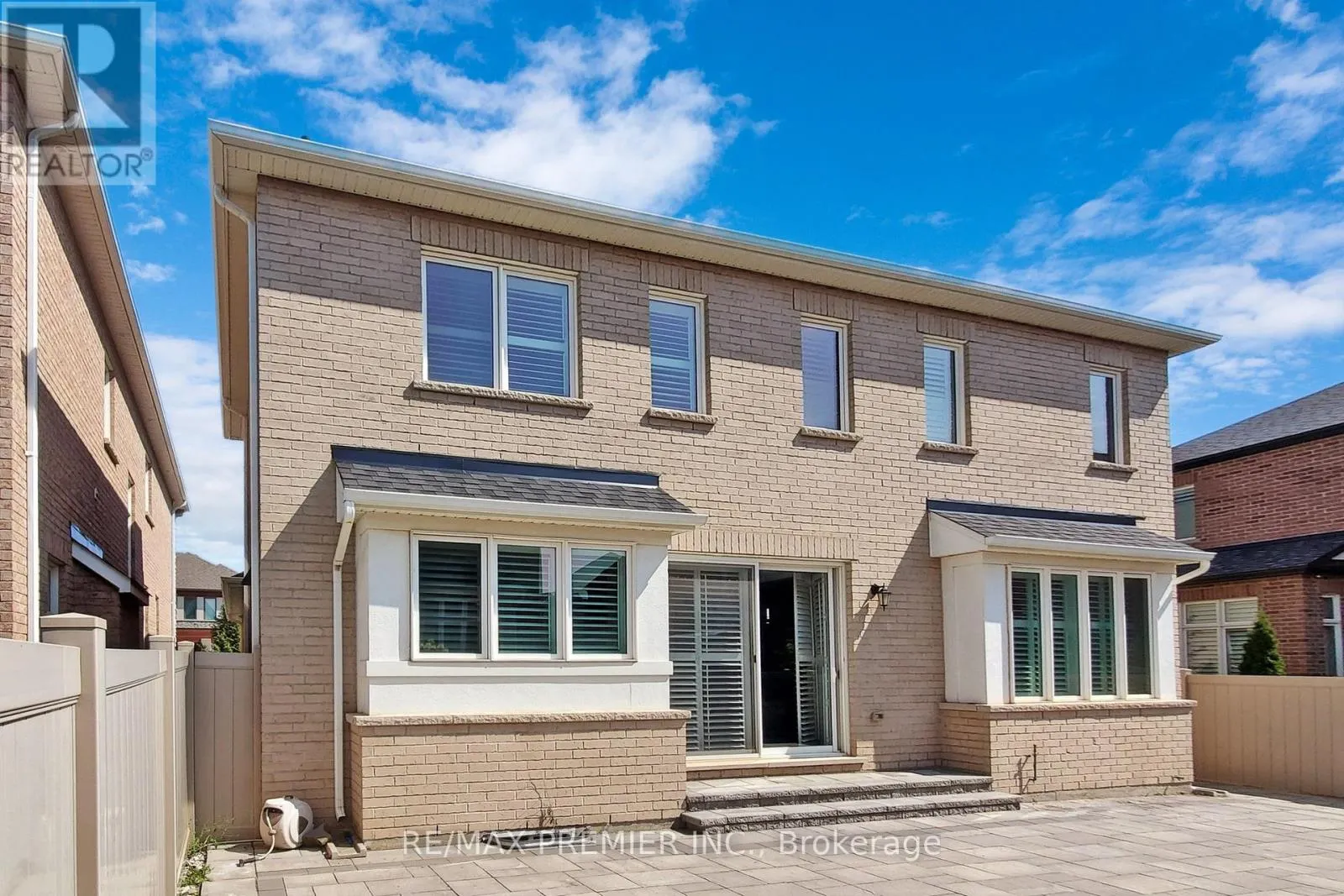 140 MAGNOLIA CRESCENT