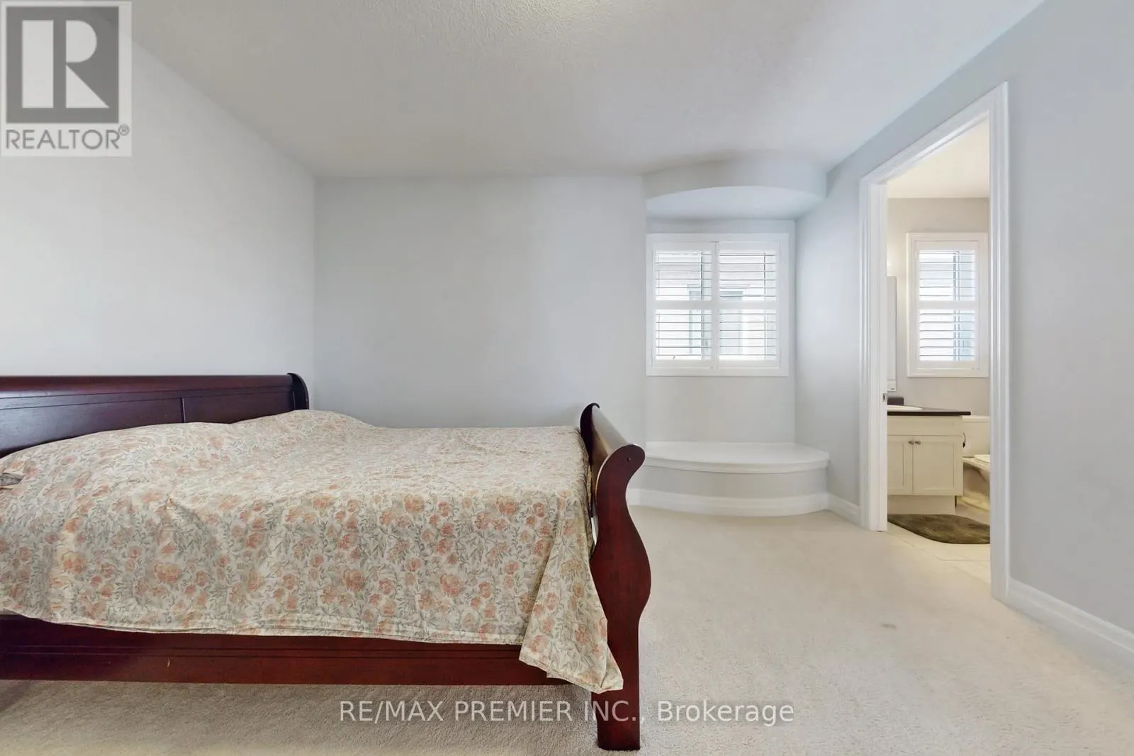 140 MAGNOLIA CRESCENT