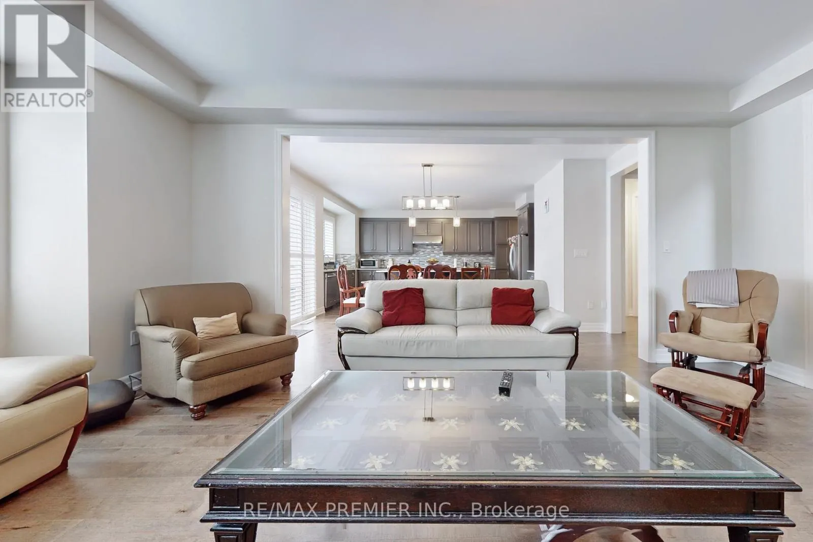 140 MAGNOLIA CRESCENT