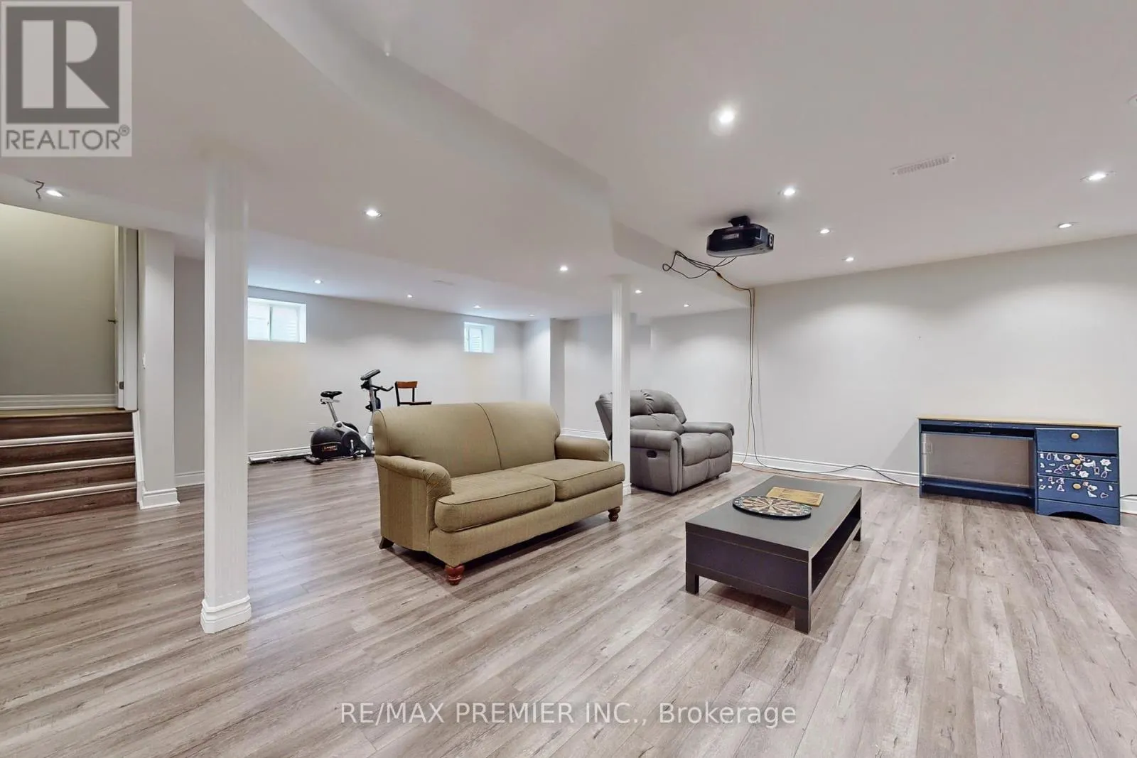 140 MAGNOLIA CRESCENT