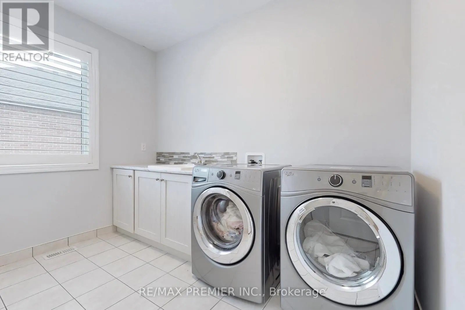 140 MAGNOLIA CRESCENT