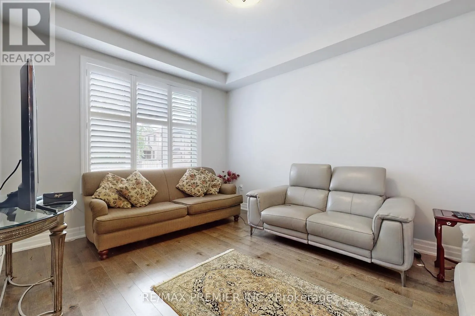 140 MAGNOLIA CRESCENT