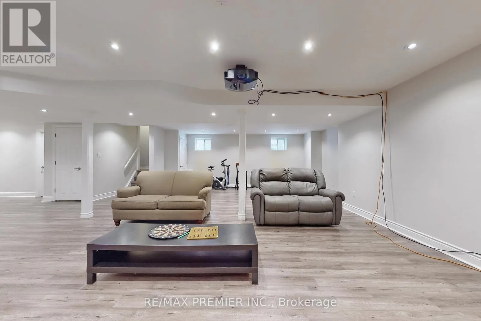 140 MAGNOLIA CRESCENT