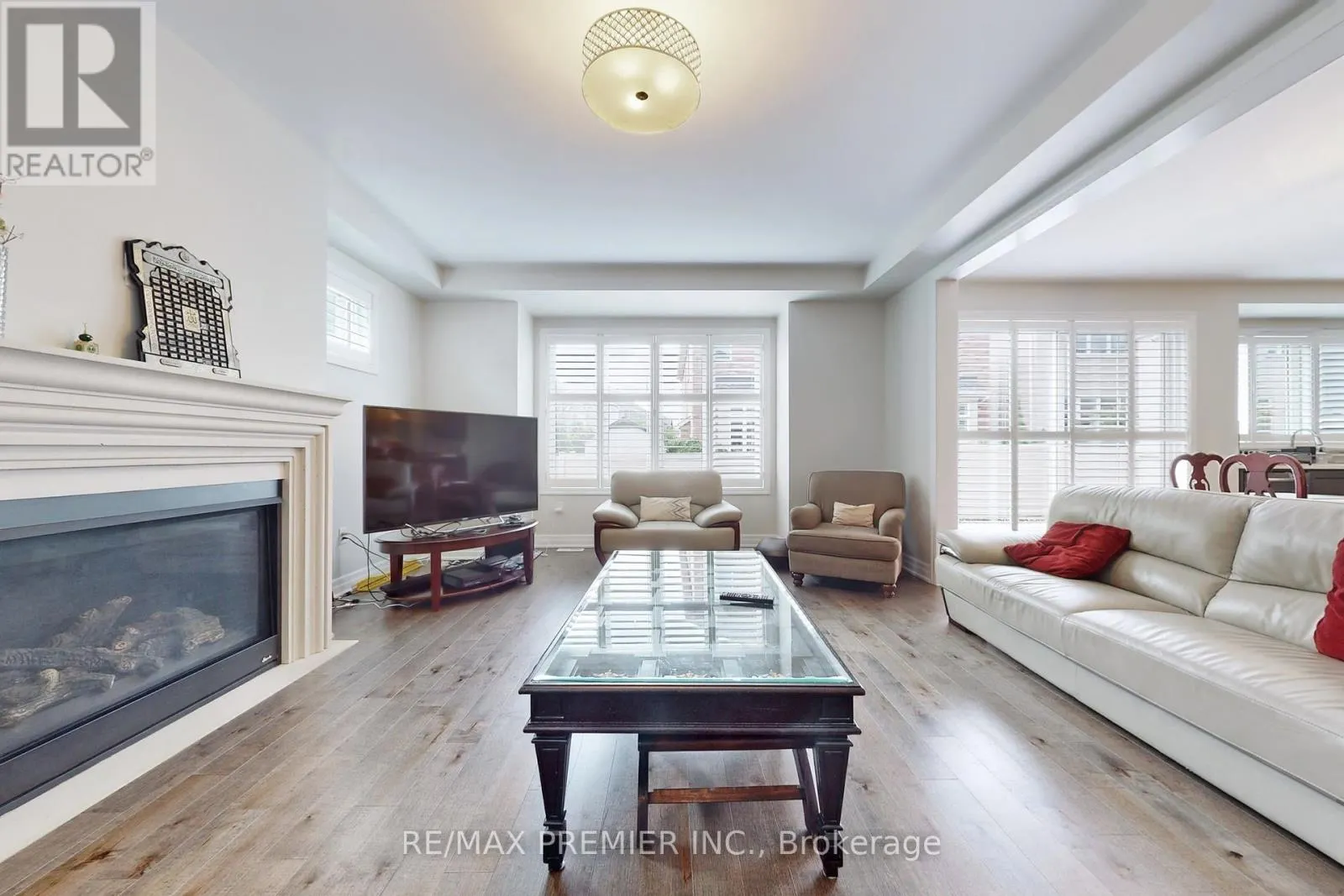 140 MAGNOLIA CRESCENT