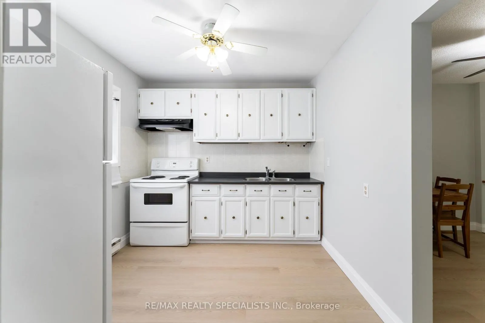 165 - 2050 UPPER MIDDLE ROAD