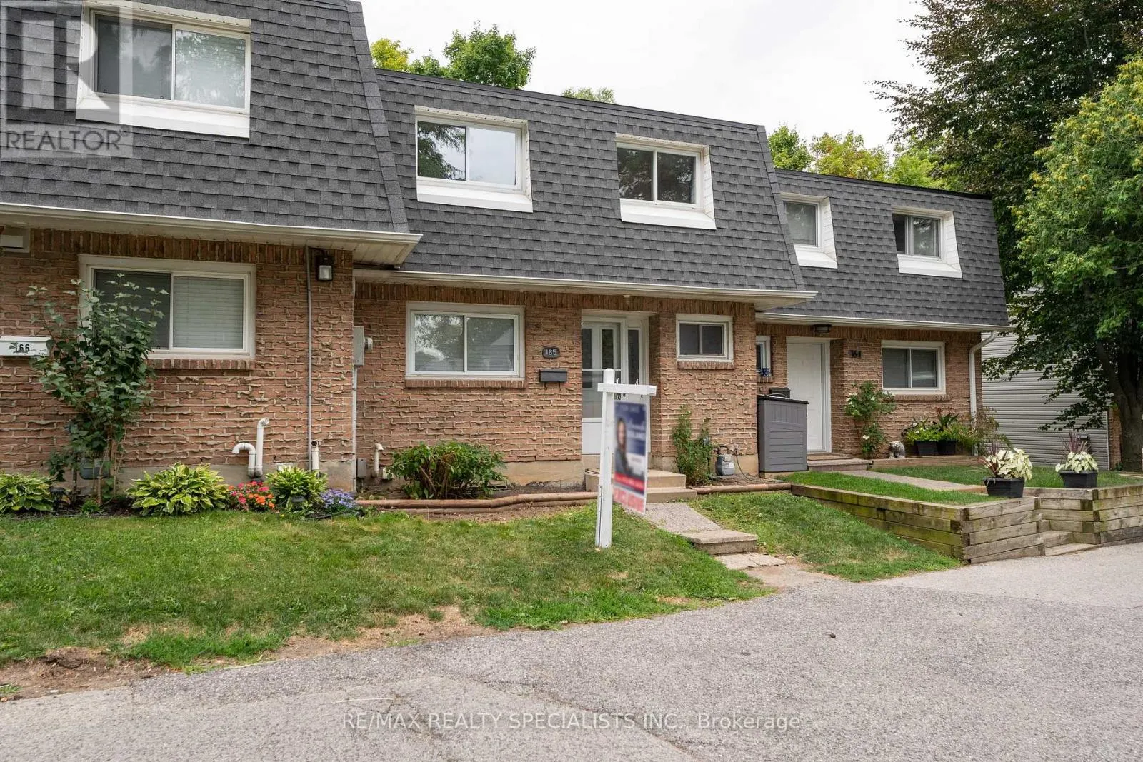 165 - 2050 UPPER MIDDLE ROAD