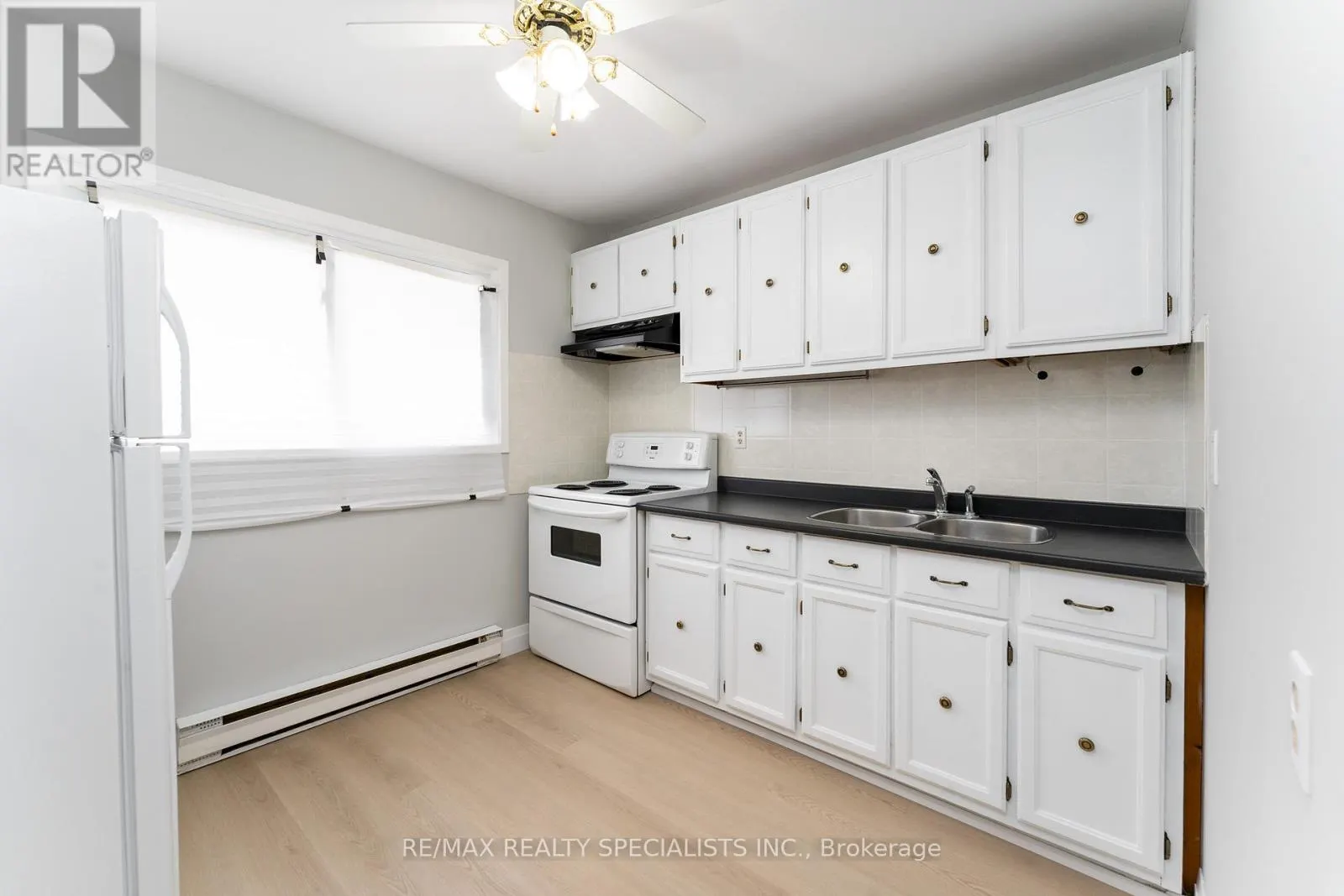 165 - 2050 UPPER MIDDLE ROAD