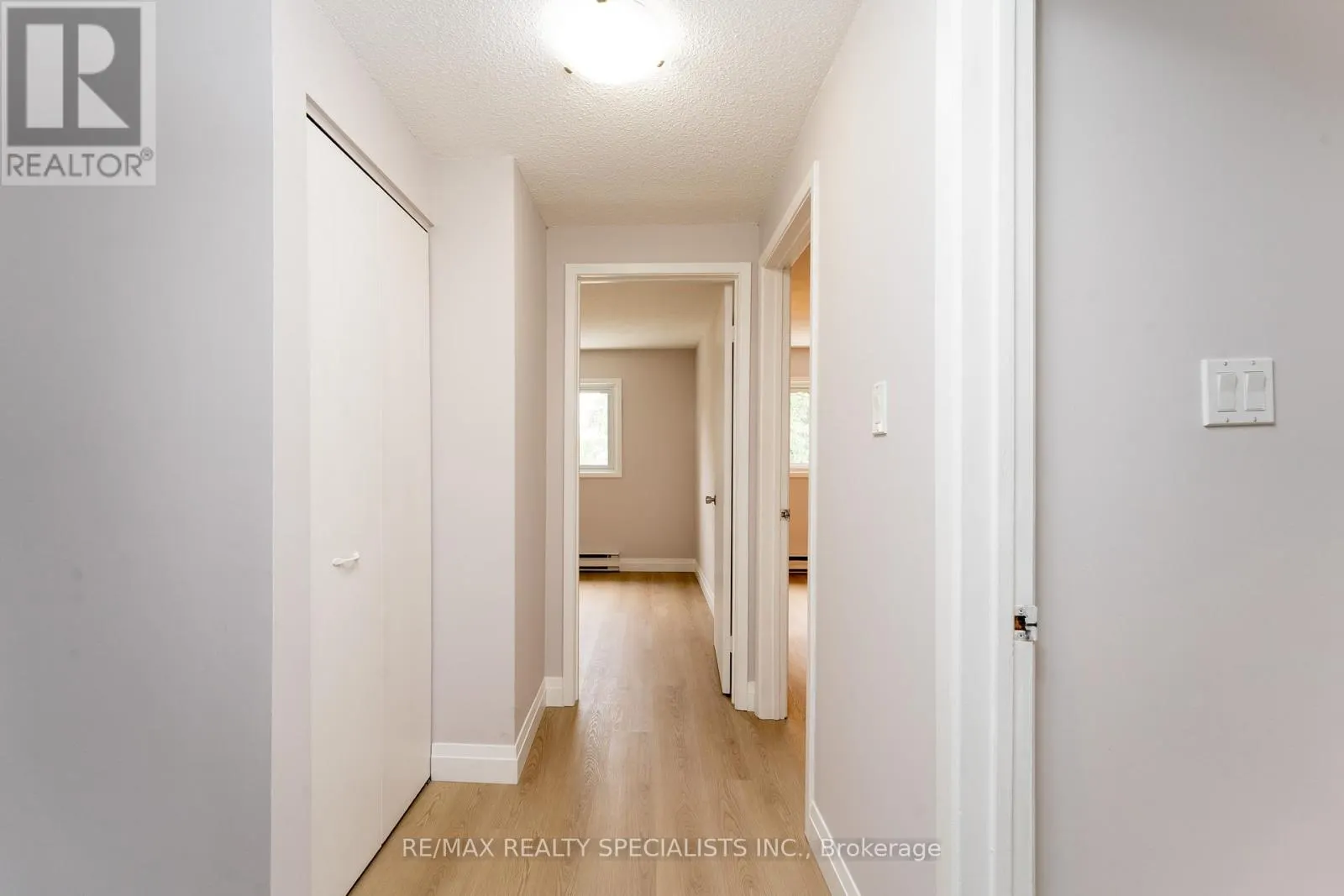 165 - 2050 UPPER MIDDLE ROAD