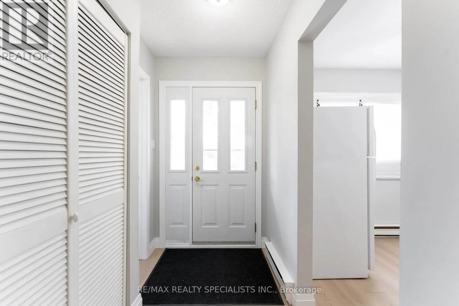 165 - 2050 UPPER MIDDLE ROAD