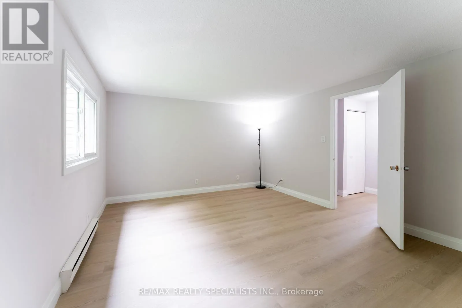 165 - 2050 UPPER MIDDLE ROAD