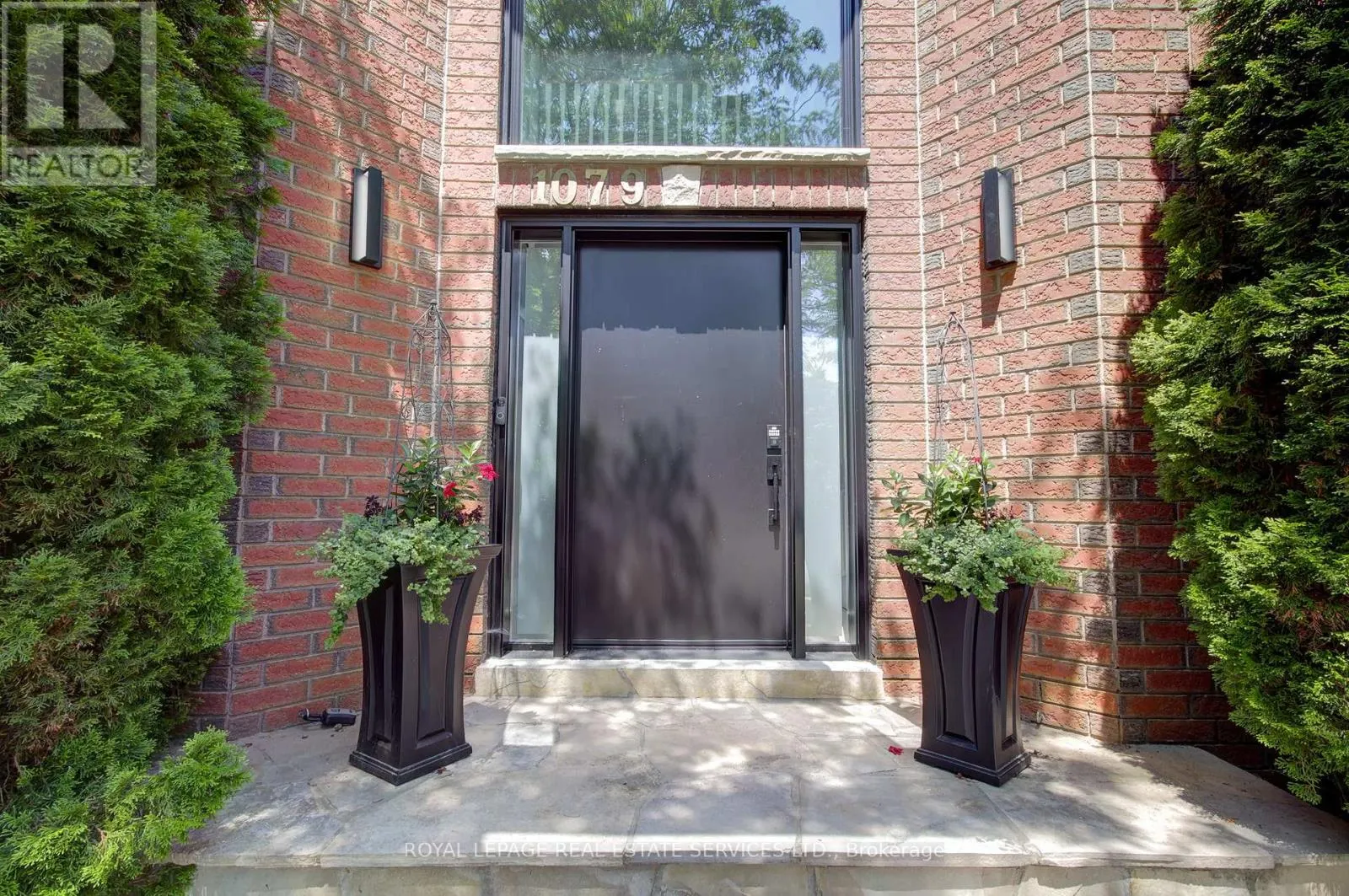 1079 SKYVALLEY CRESCENT