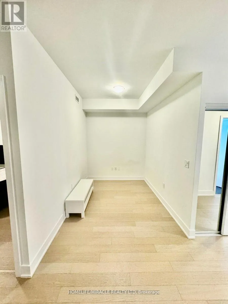 5901 - 30 SHORE BREEZE DR DRIVE