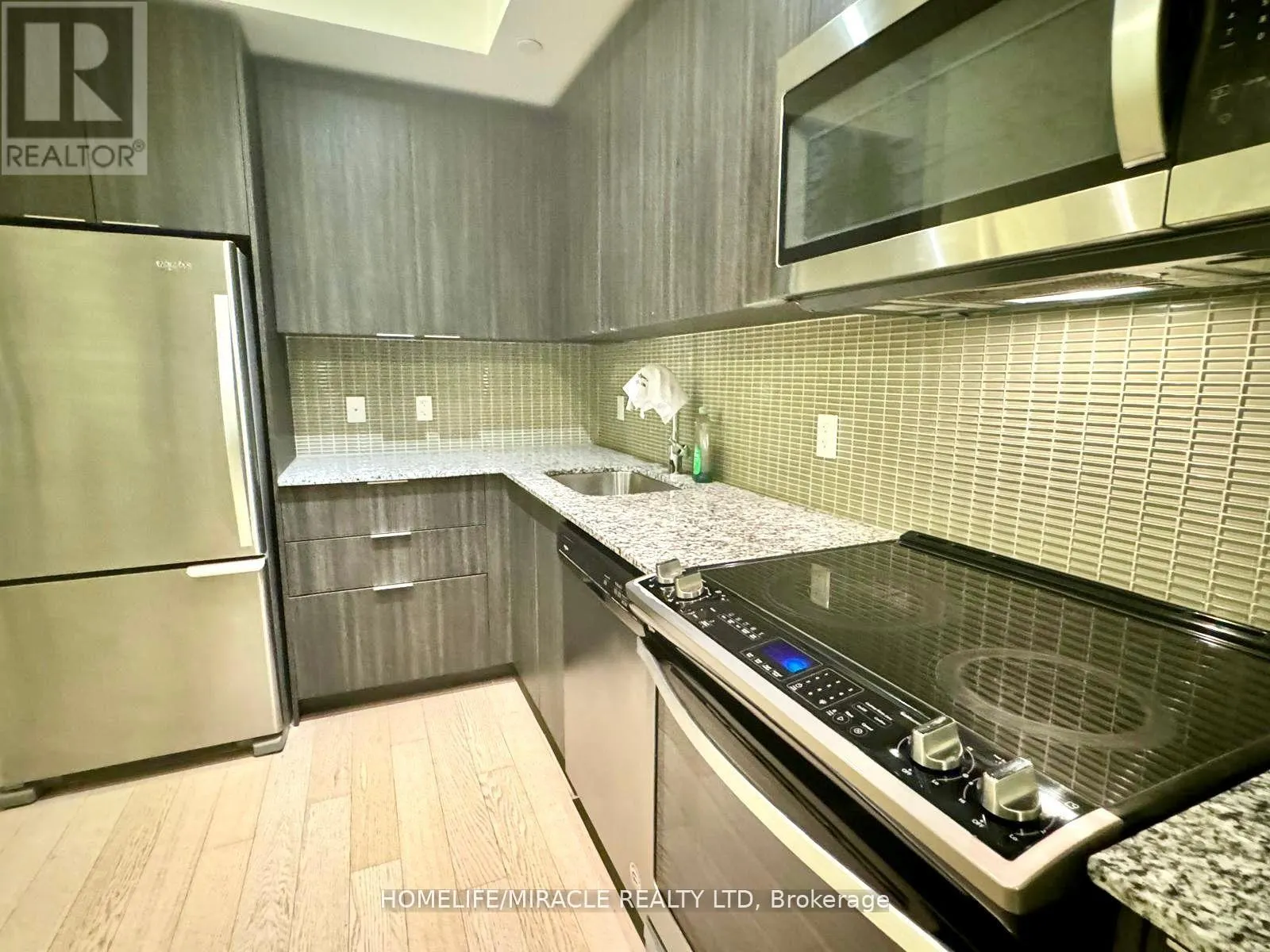 5901 - 30 SHORE BREEZE DR DRIVE