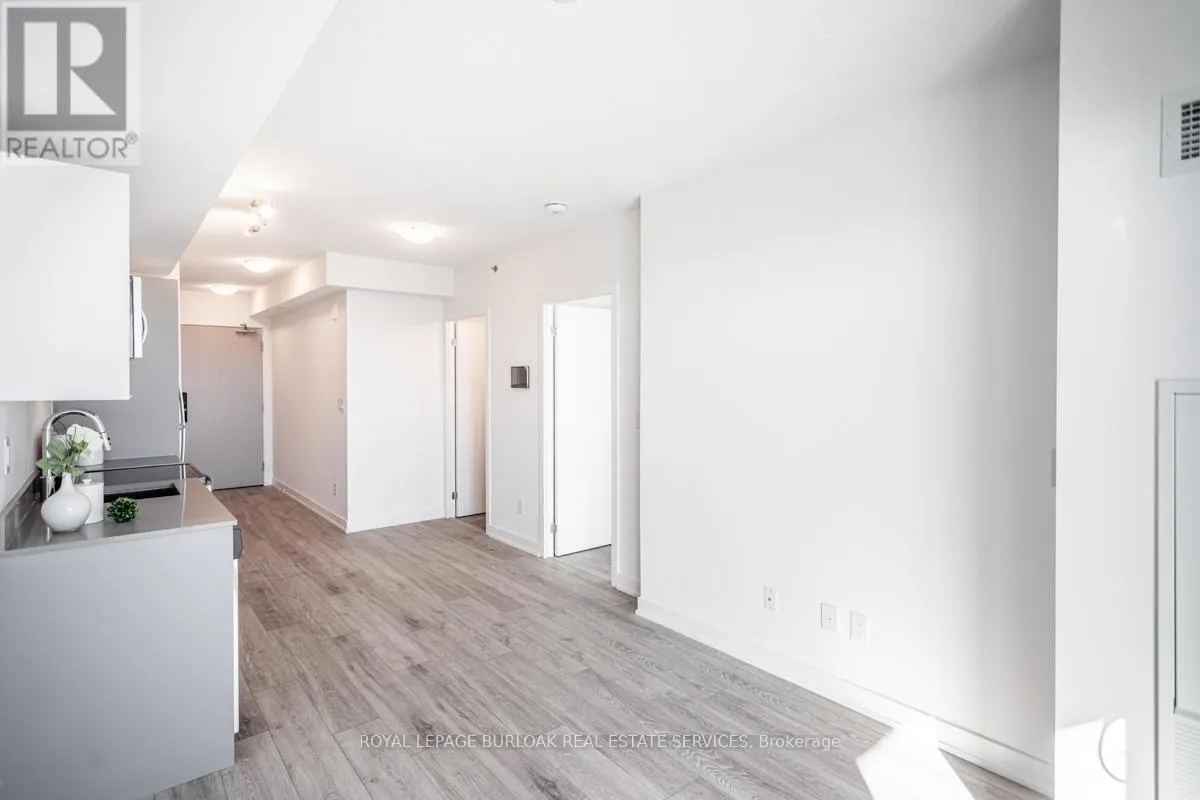 A401 - 3210 DAKOTA COMMON