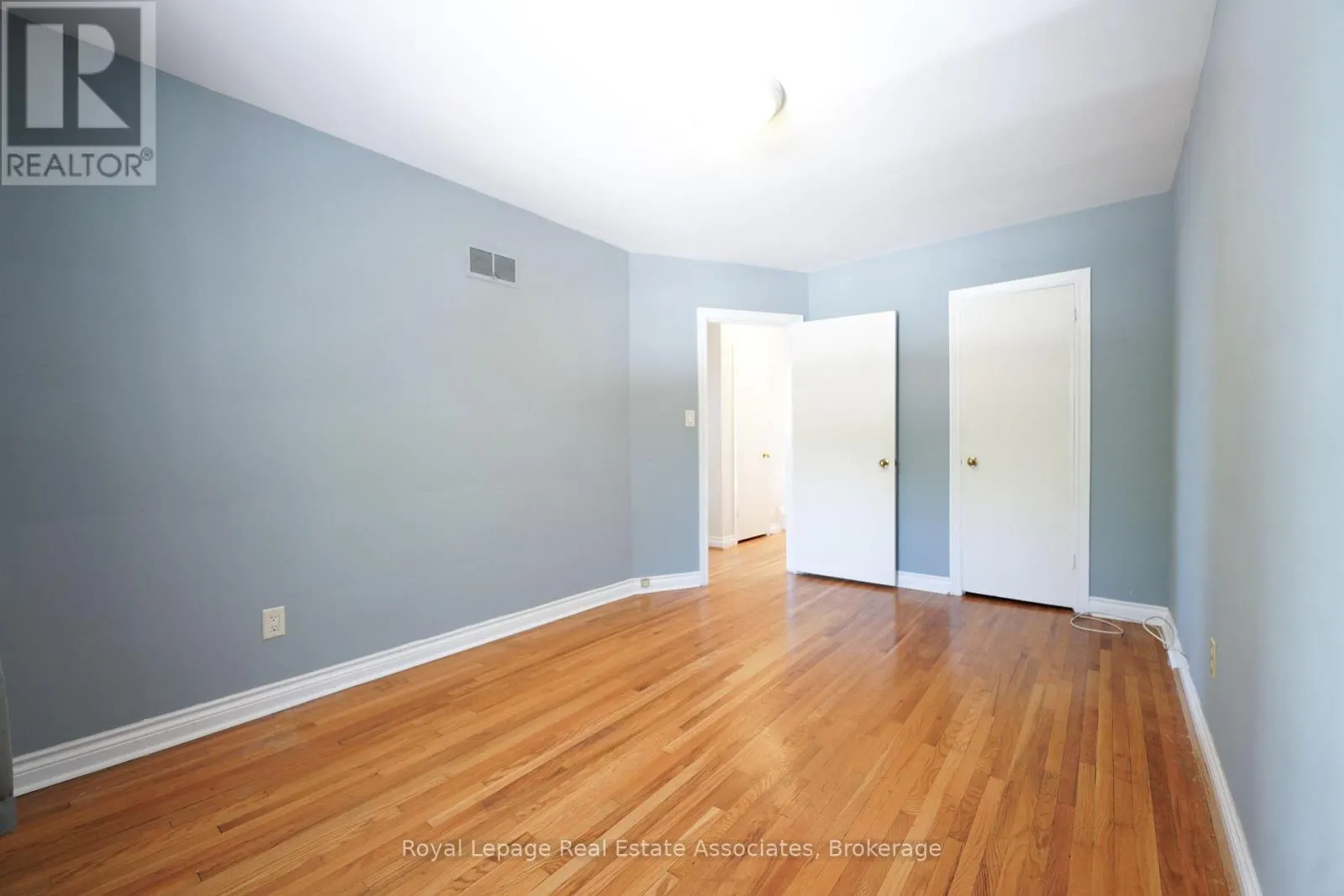 UPPER - 9 MISSISSAUGA ROAD N