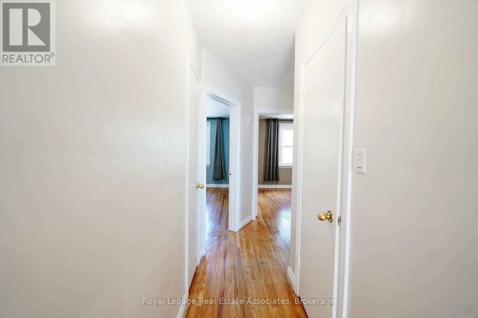 UPPER - 9 MISSISSAUGA ROAD N