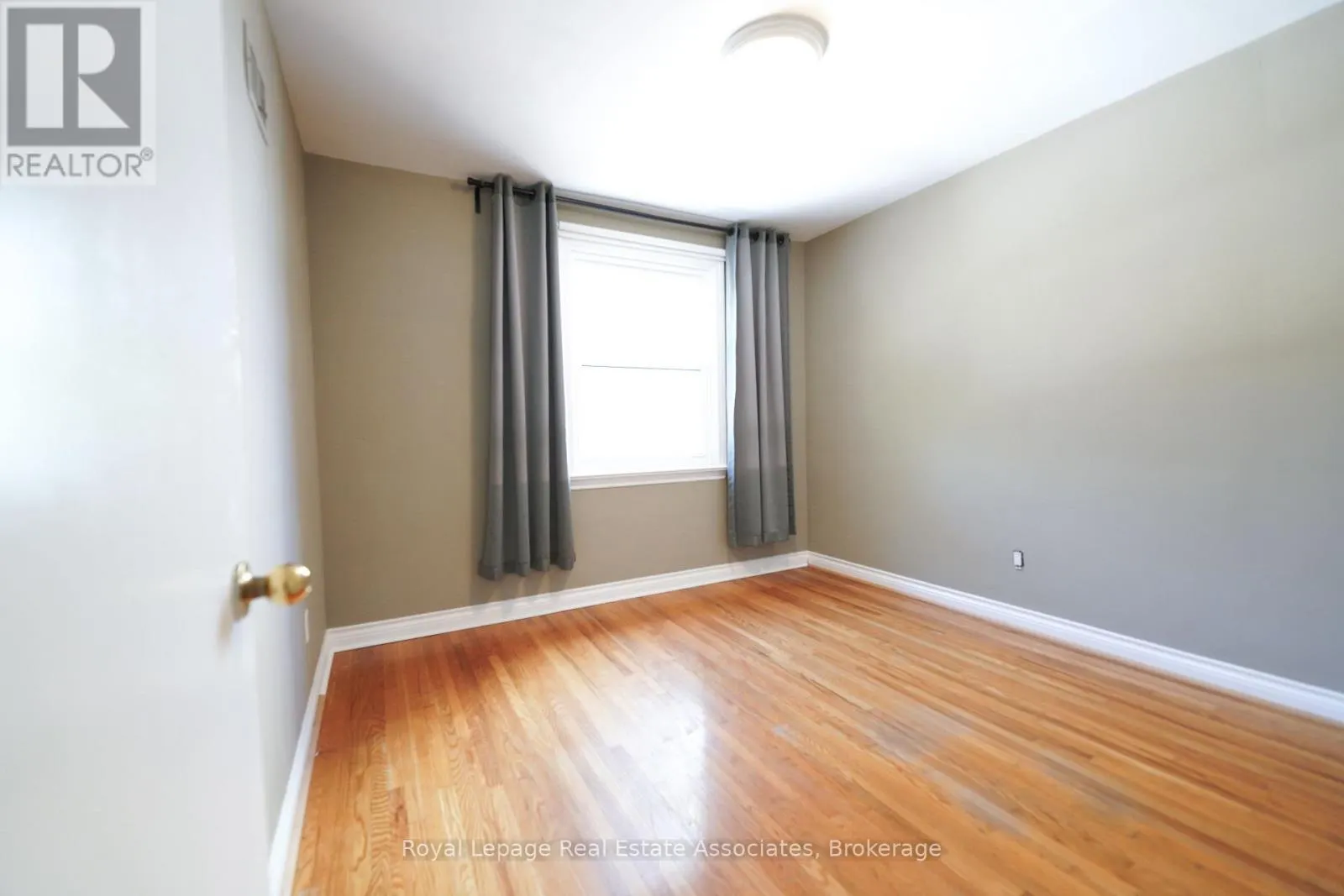 UPPER - 9 MISSISSAUGA ROAD N