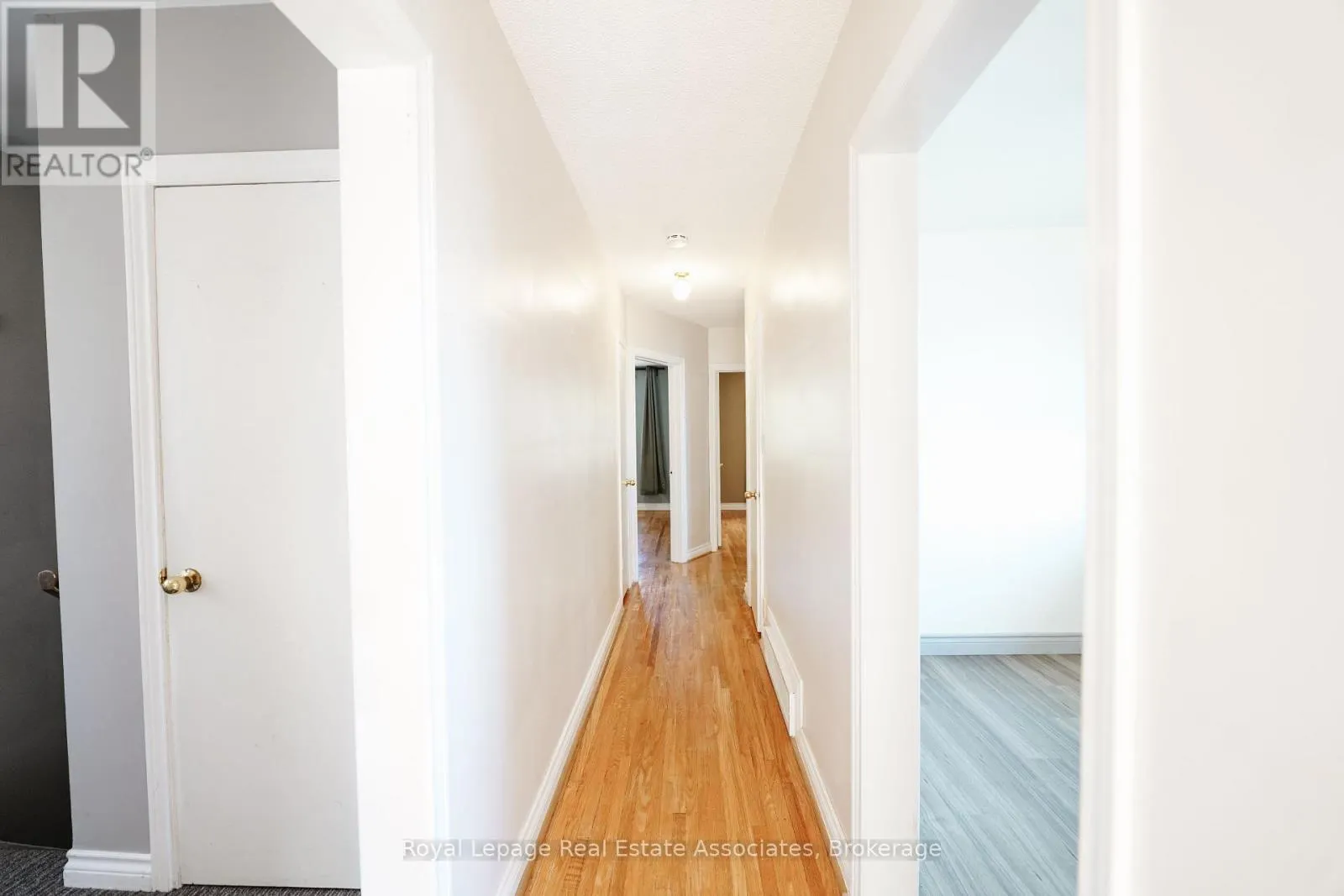 UPPER - 9 MISSISSAUGA ROAD N