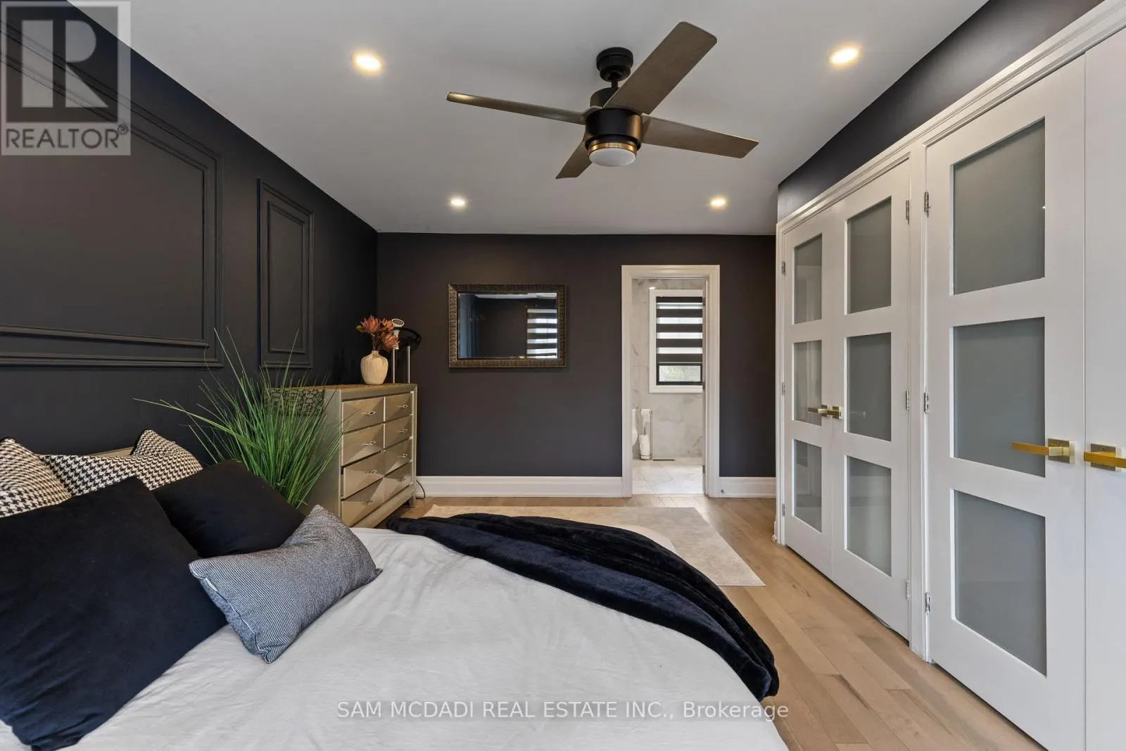 2284 GLASTONBURY ROAD