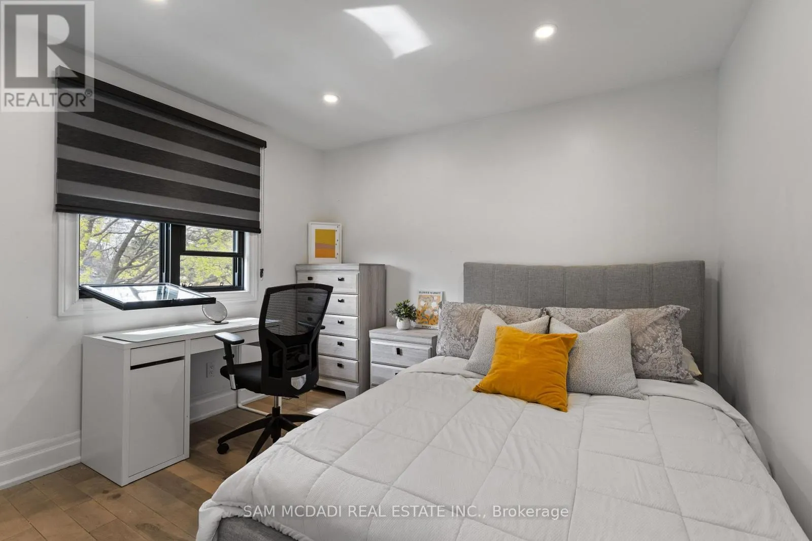 2284 GLASTONBURY ROAD