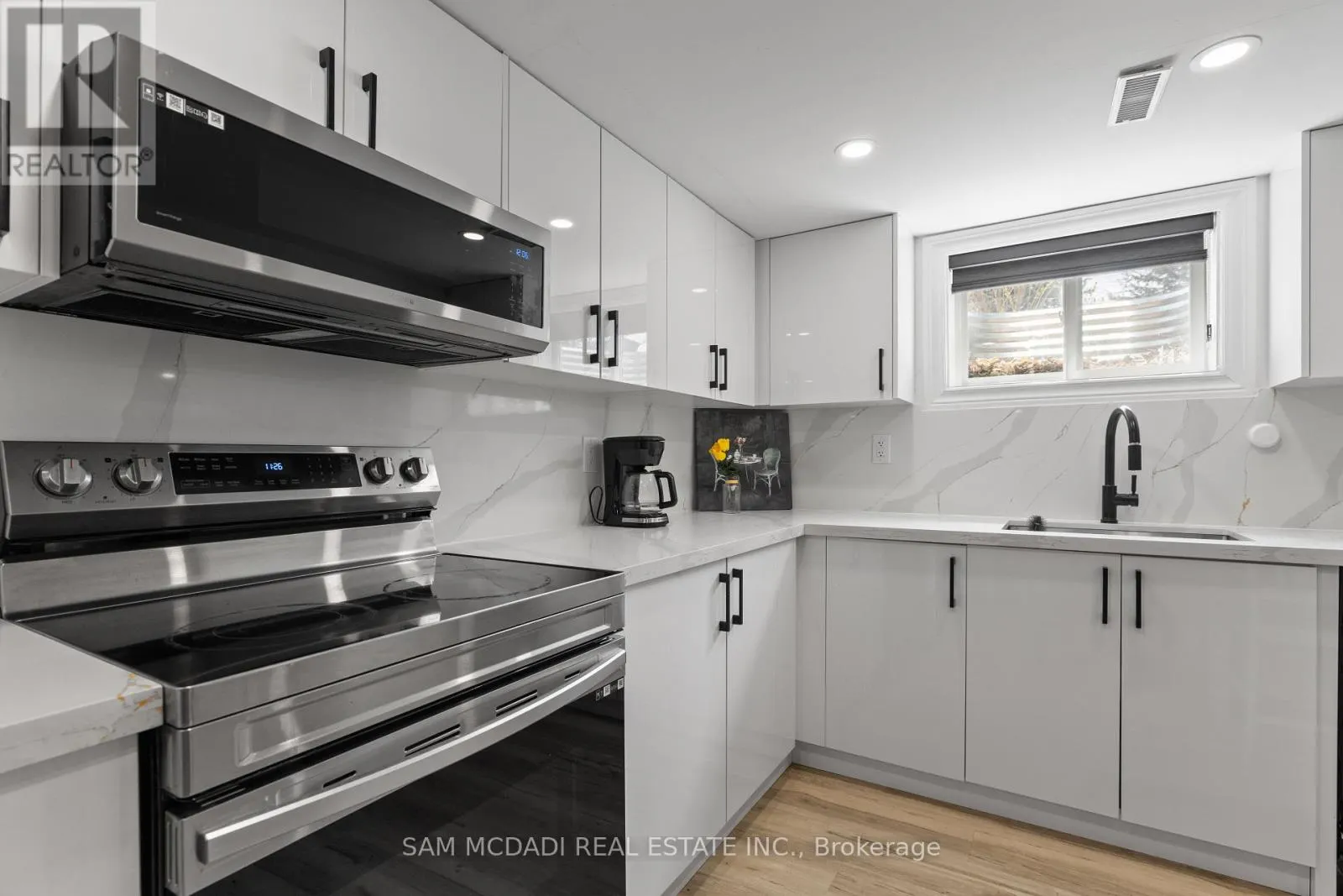 2284 GLASTONBURY ROAD