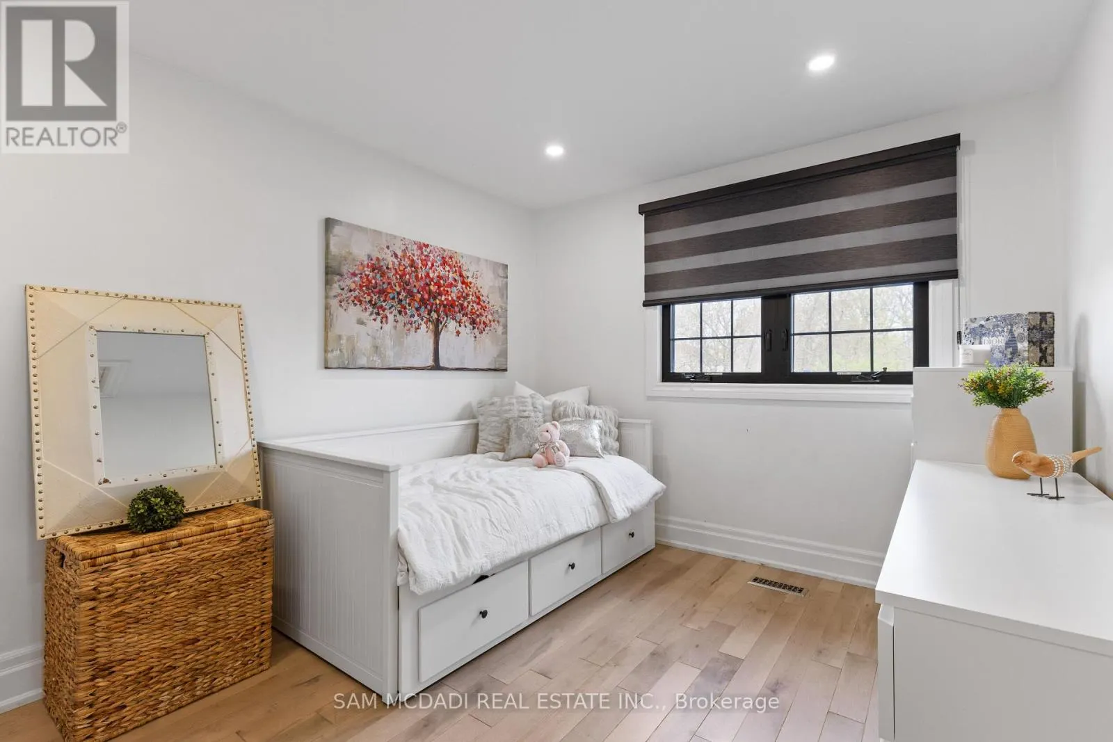 2284 GLASTONBURY ROAD