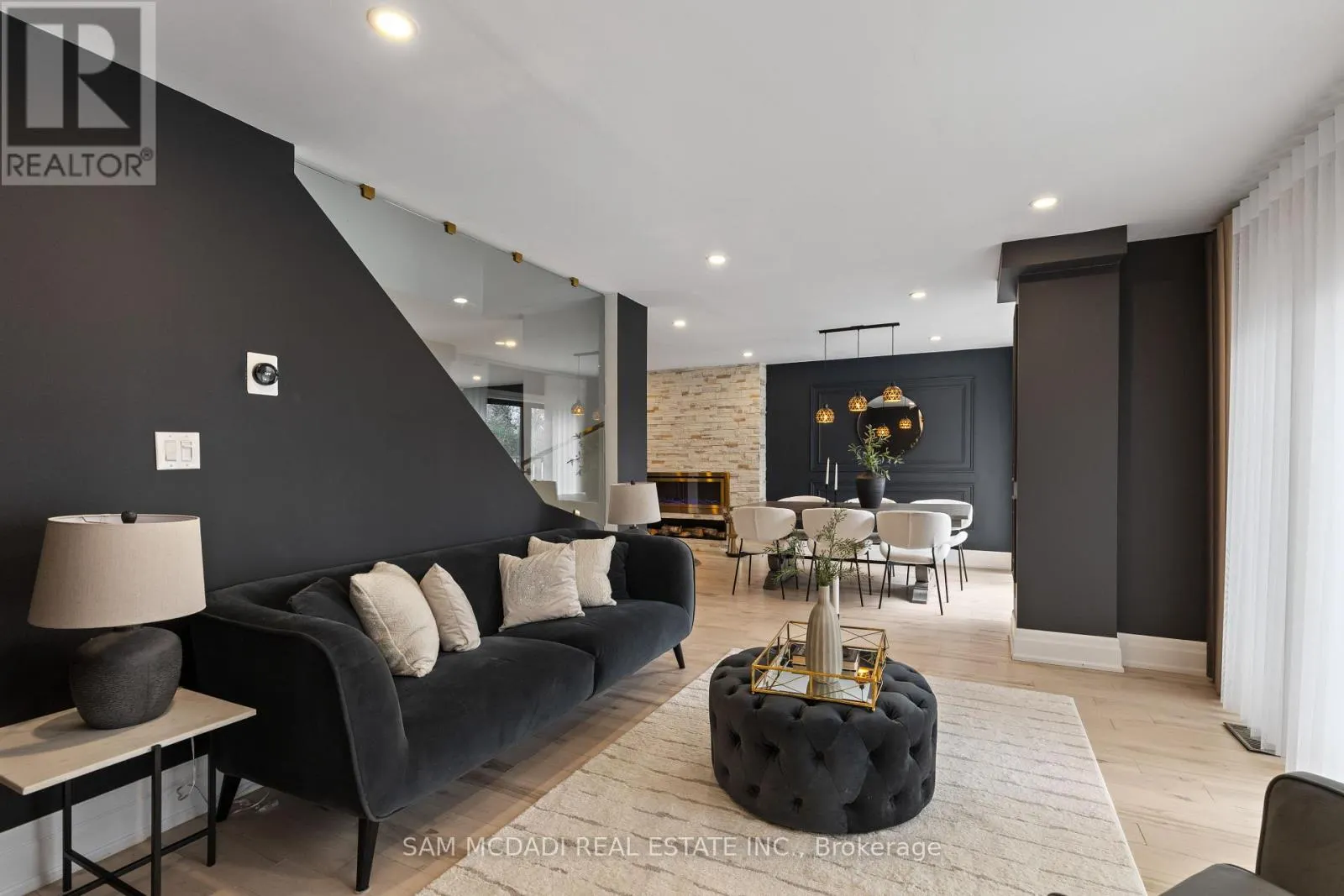 2284 GLASTONBURY ROAD