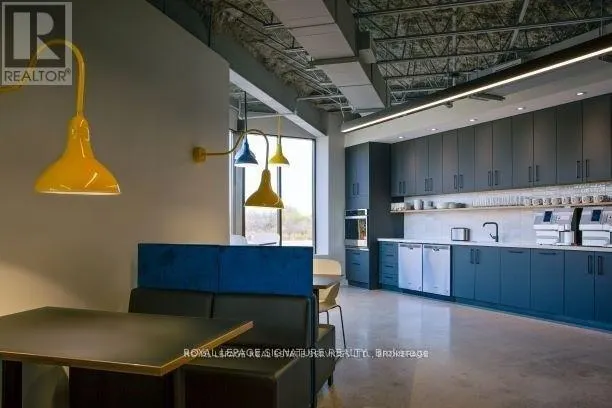 200 - 2115 SOUTH SERVICE ROAD W