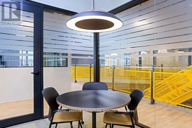 200 - 2115 SOUTH SERVICE ROAD W