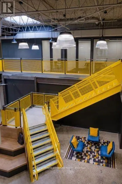 200 - 2115 SOUTH SERVICE ROAD W