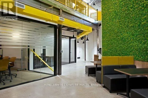 200 - 2115 SOUTH SERVICE ROAD W