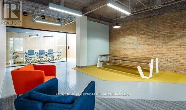 300 - 2115 SOUTH SERVICE ROAD W