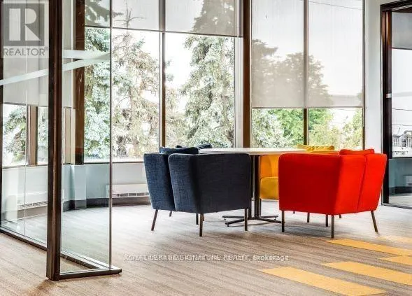 500 - 2115 SOUTH SERVICE ROAD W