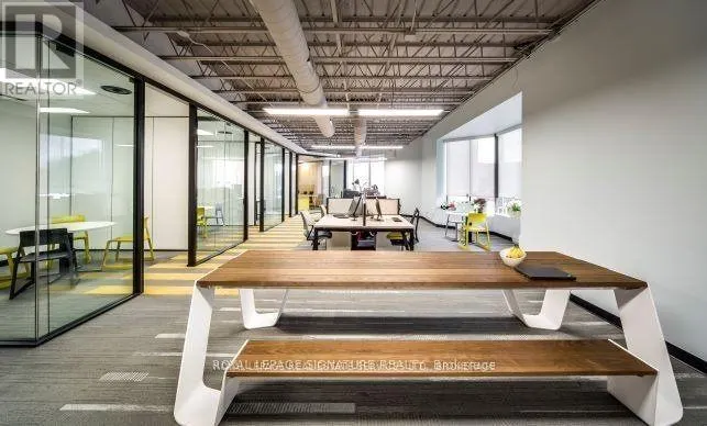 500 - 2115 SOUTH SERVICE ROAD W