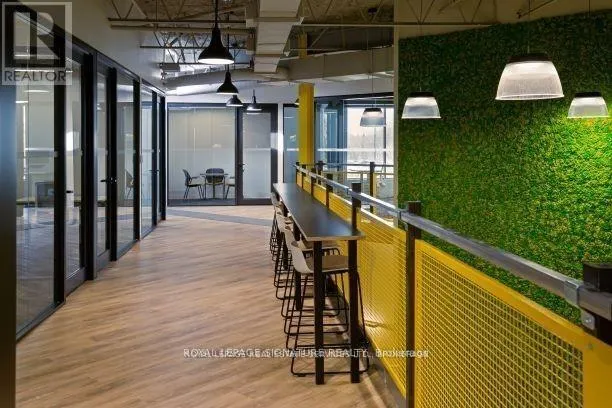 500 - 2115 SOUTH SERVICE ROAD W