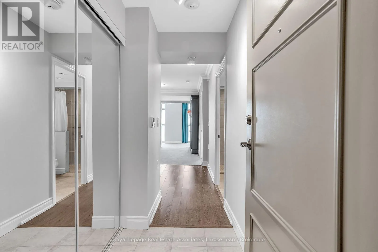 1707 - 3 MARINE PARADE DRIVE