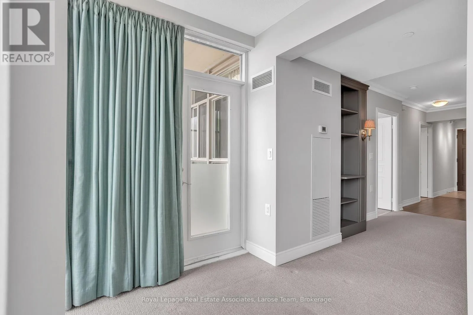 1707 - 3 MARINE PARADE DRIVE