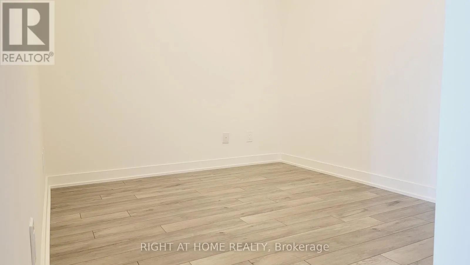 702 - 3079 TRAFALGAR ROAD