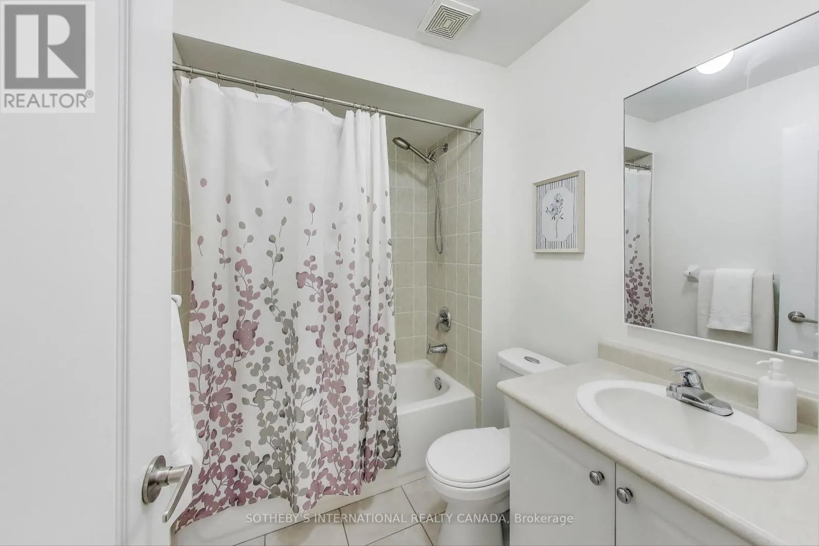 17 - 435 HENSALL CIRCLE