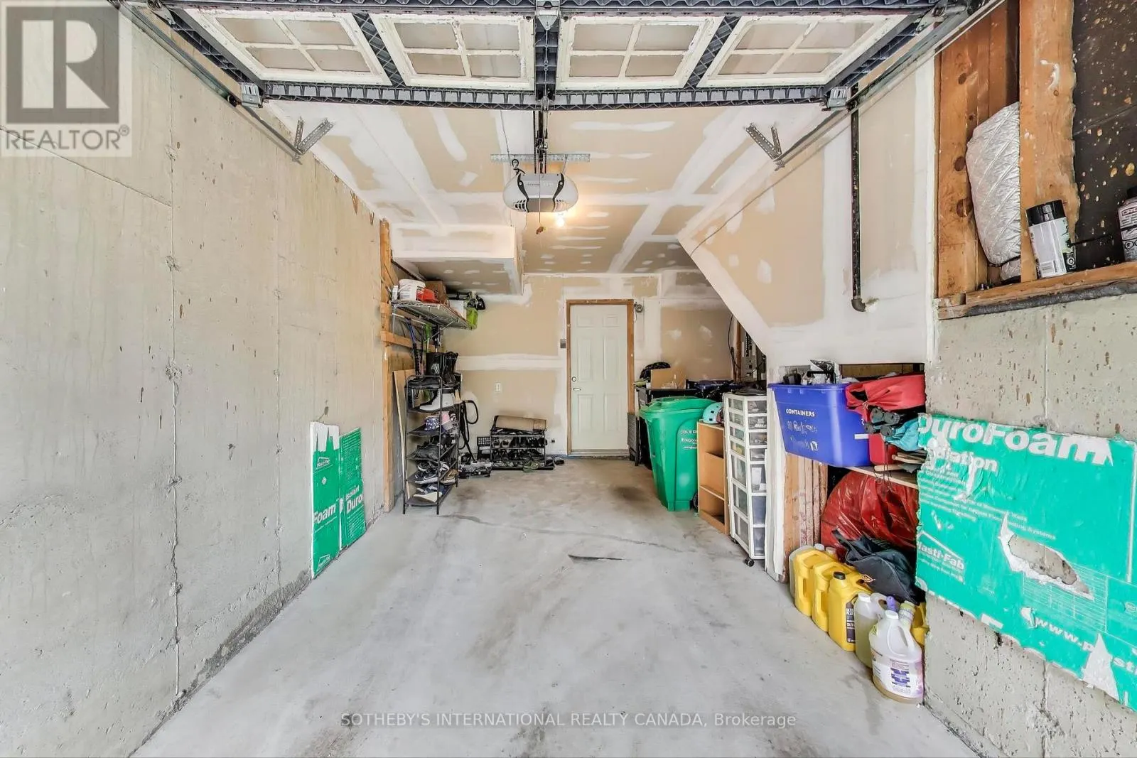 17 - 435 HENSALL CIRCLE