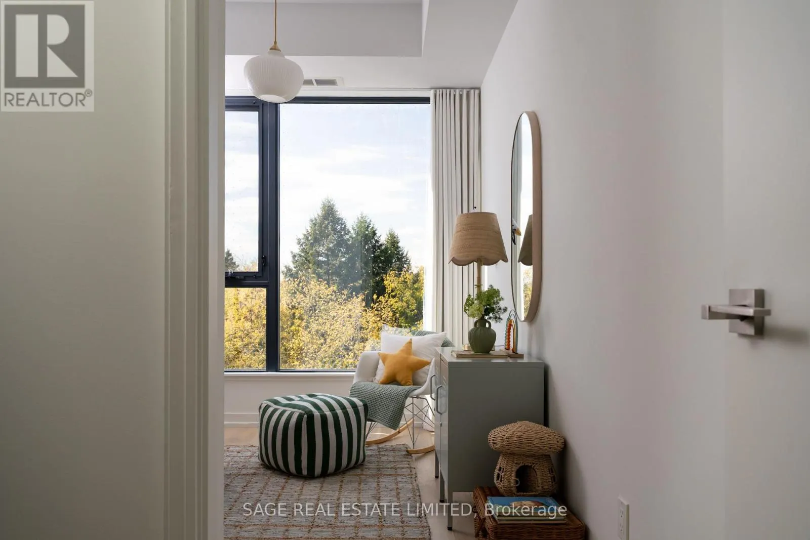 321 - 35 WABASH AVENUE